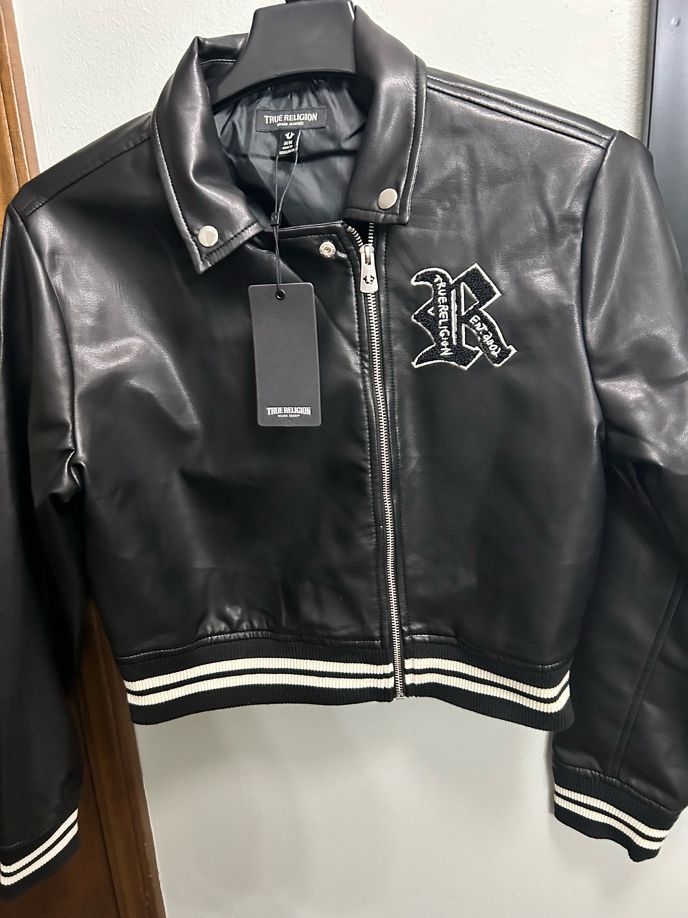True Religion woman’s Black Faux Leather Cropped Bomber Jacket size M